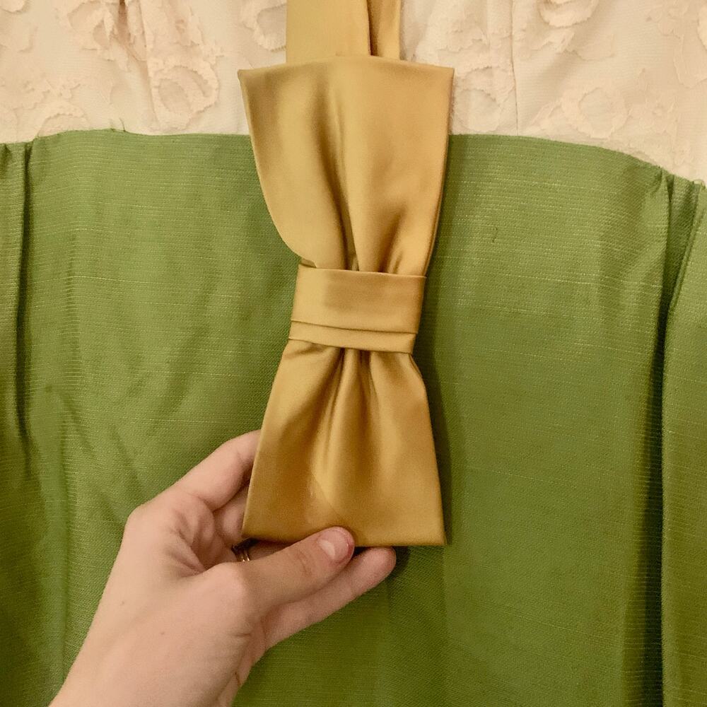 Vintage Green Maxi Dress with Satin Bow Belt 1970s Cream Lace Formal Dress - Picture 6 of 11
